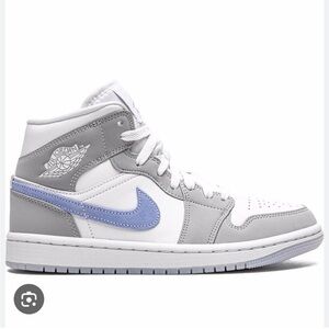 Nike Air Jordan Wmns 1 mid